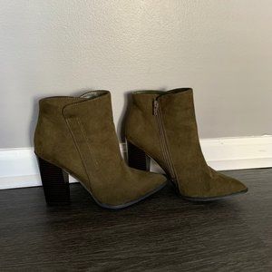 Shoedazzle Olive Boots. $25 or BEST OFFER
